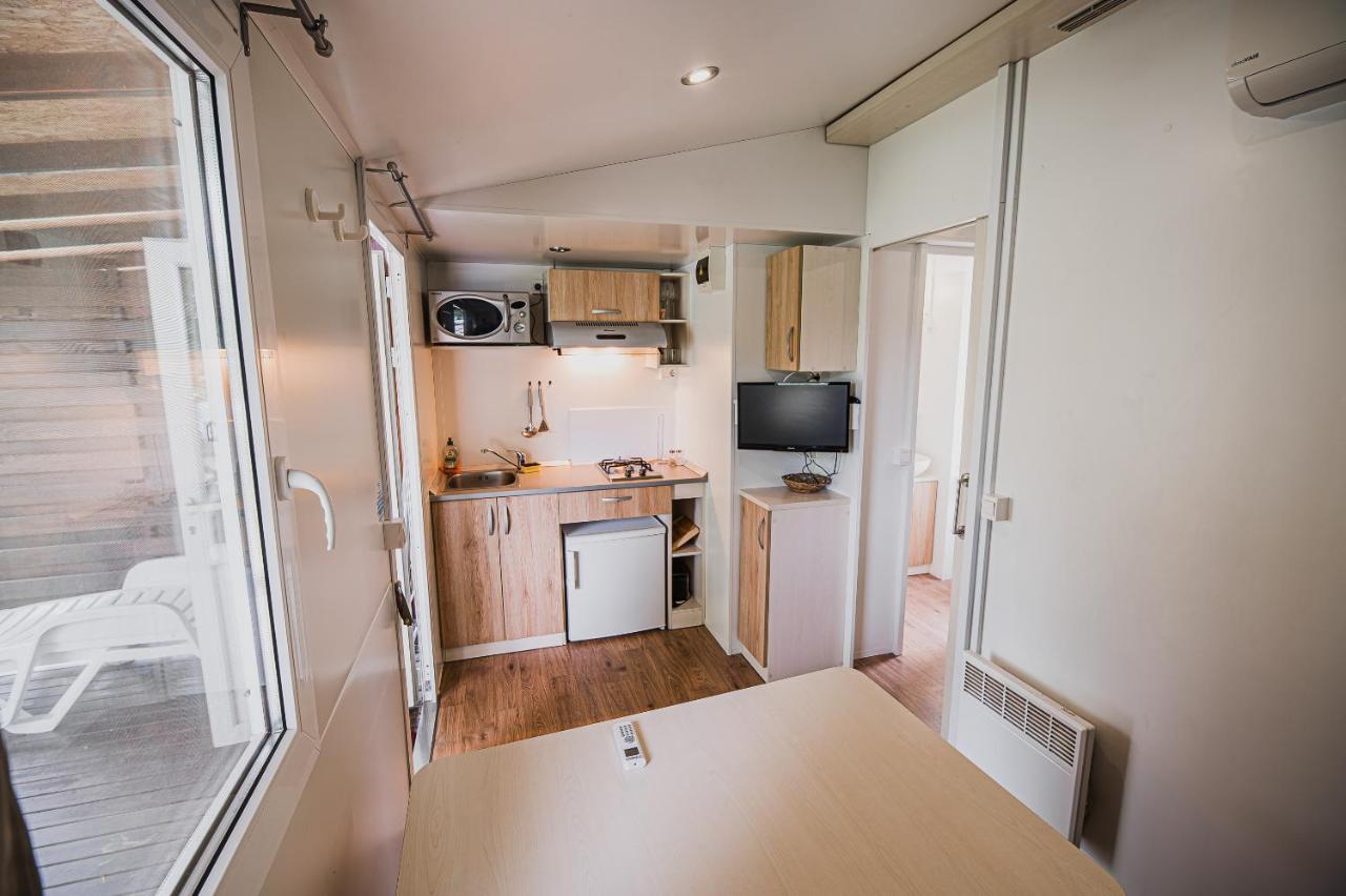 Lake View Mobile Homes With Thermal Riviera Tickets In Terme Catez Čatež ob Savi Kültér fotó