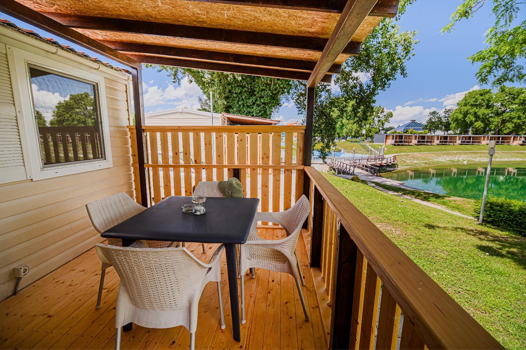 Lake View Mobile Homes With Thermal Riviera Tickets In Terme Catez Čatež ob Savi Kültér fotó