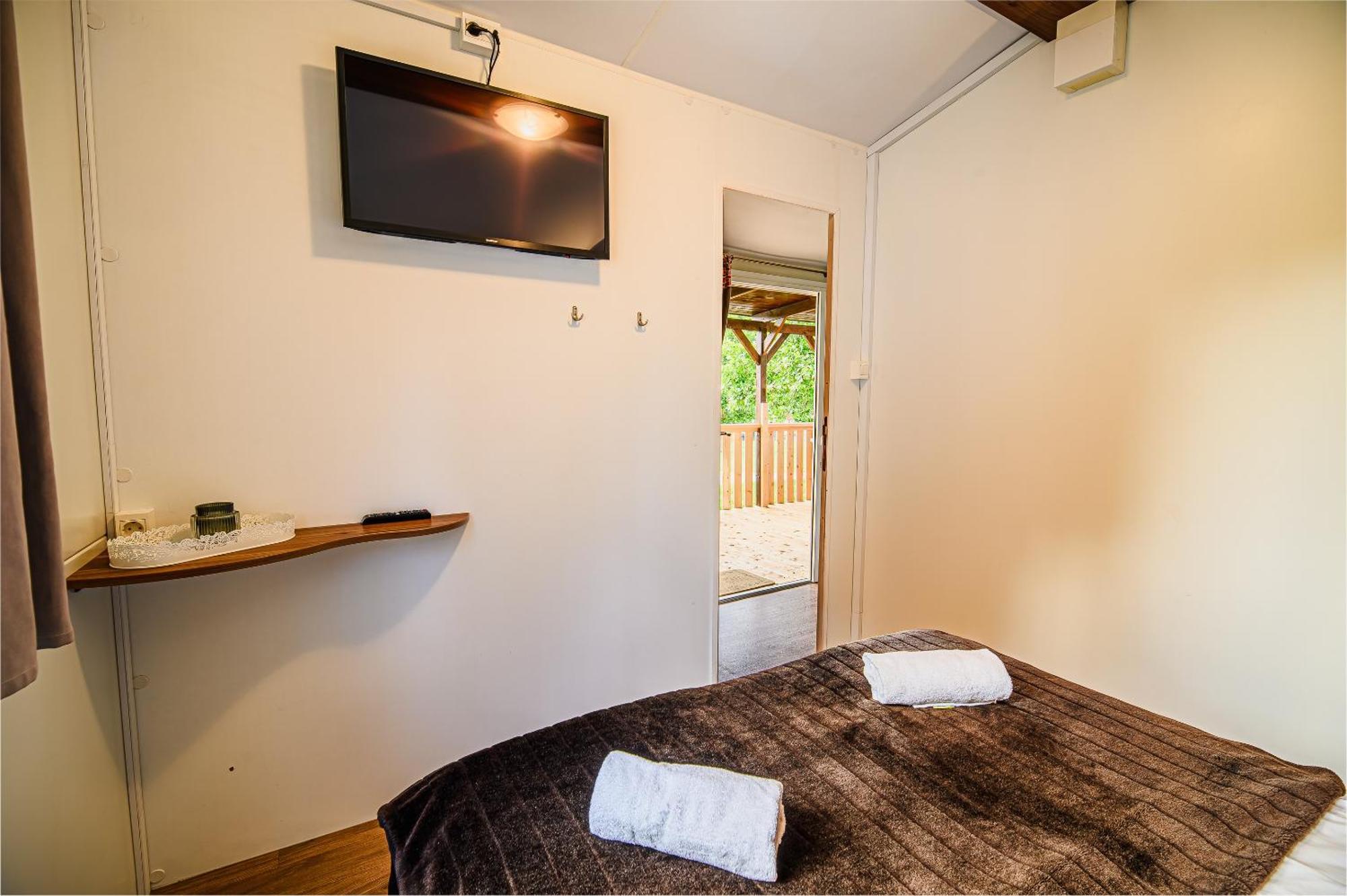 Lake View Mobile Homes With Thermal Riviera Tickets In Terme Catez Čatež ob Savi Szoba fotó