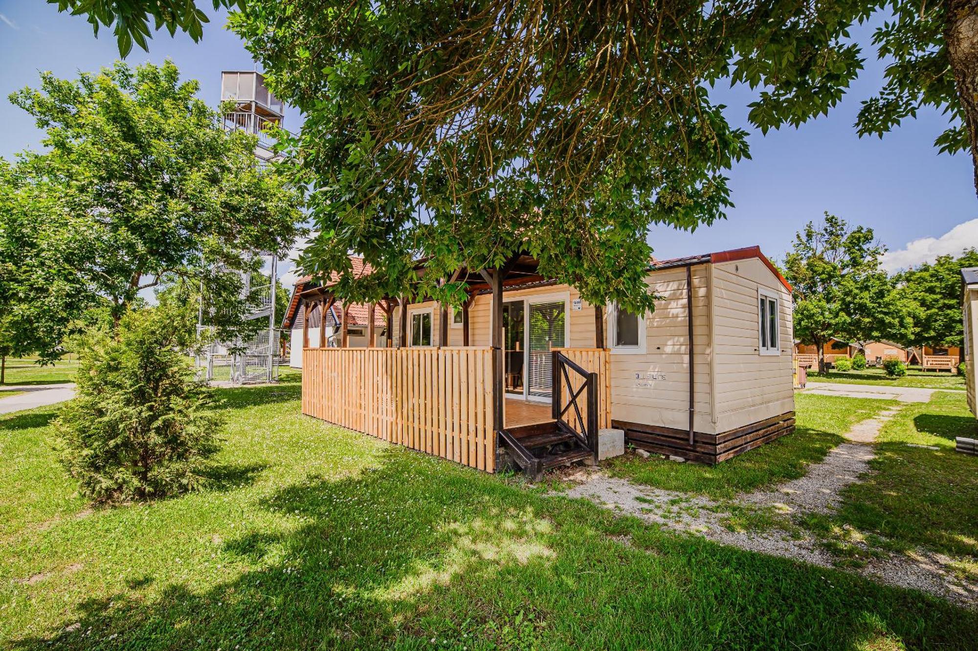 Lake View Mobile Homes With Thermal Riviera Tickets In Terme Catez Čatež ob Savi Szoba fotó