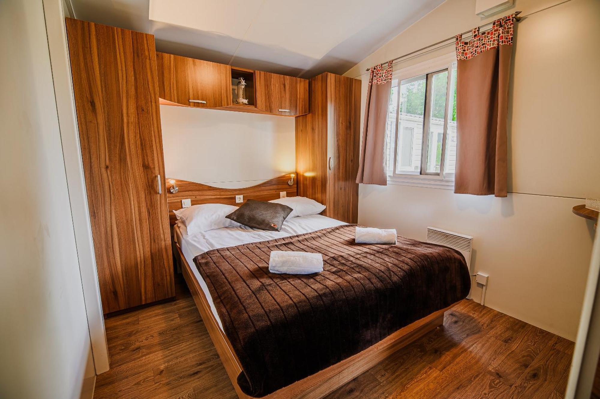 Lake View Mobile Homes With Thermal Riviera Tickets In Terme Catez Čatež ob Savi Szoba fotó