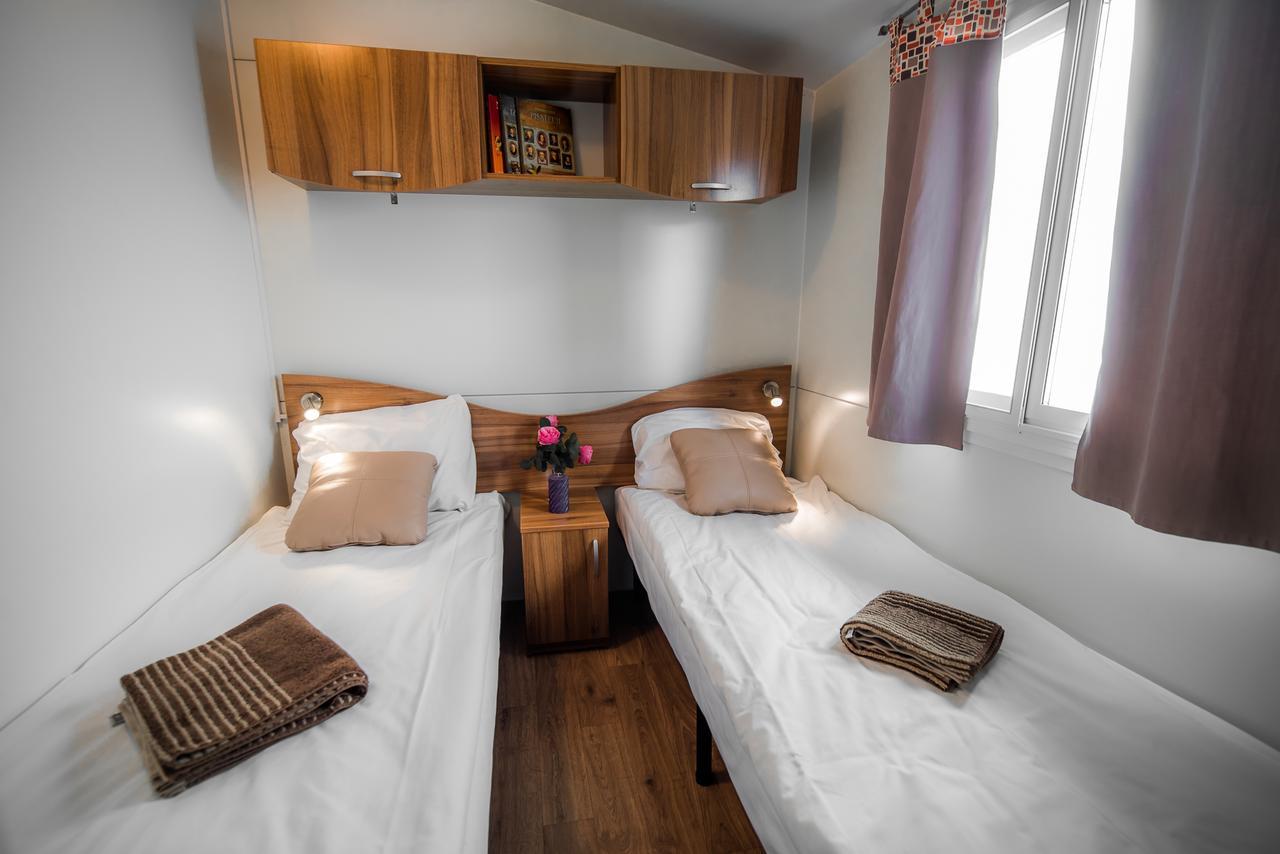 Lake View Mobile Homes With Thermal Riviera Tickets In Terme Catez Čatež ob Savi Kültér fotó